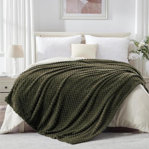 EXQ Home King Size Blanket for Bed or Couch - 3D Imitation Turtle Shell Jacquard Decorative Fleece Blankets - Cozy Soft Fuzzy Flannel Blanket Suitable for All Seasons(90×108,Dark Green)